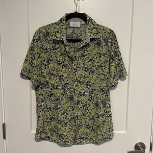 Men’s light weight button down t-shirt